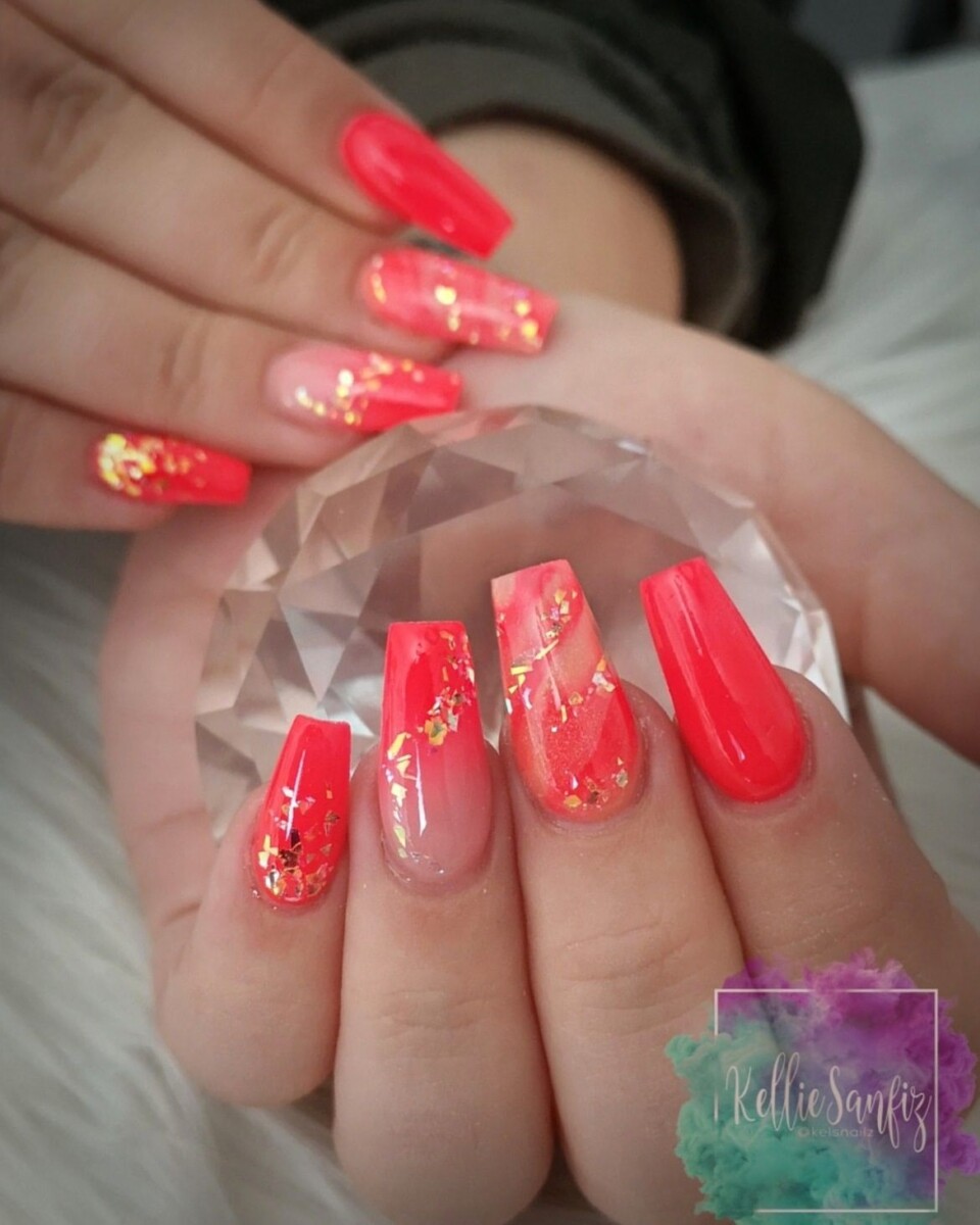 Décoration ongles gel corail