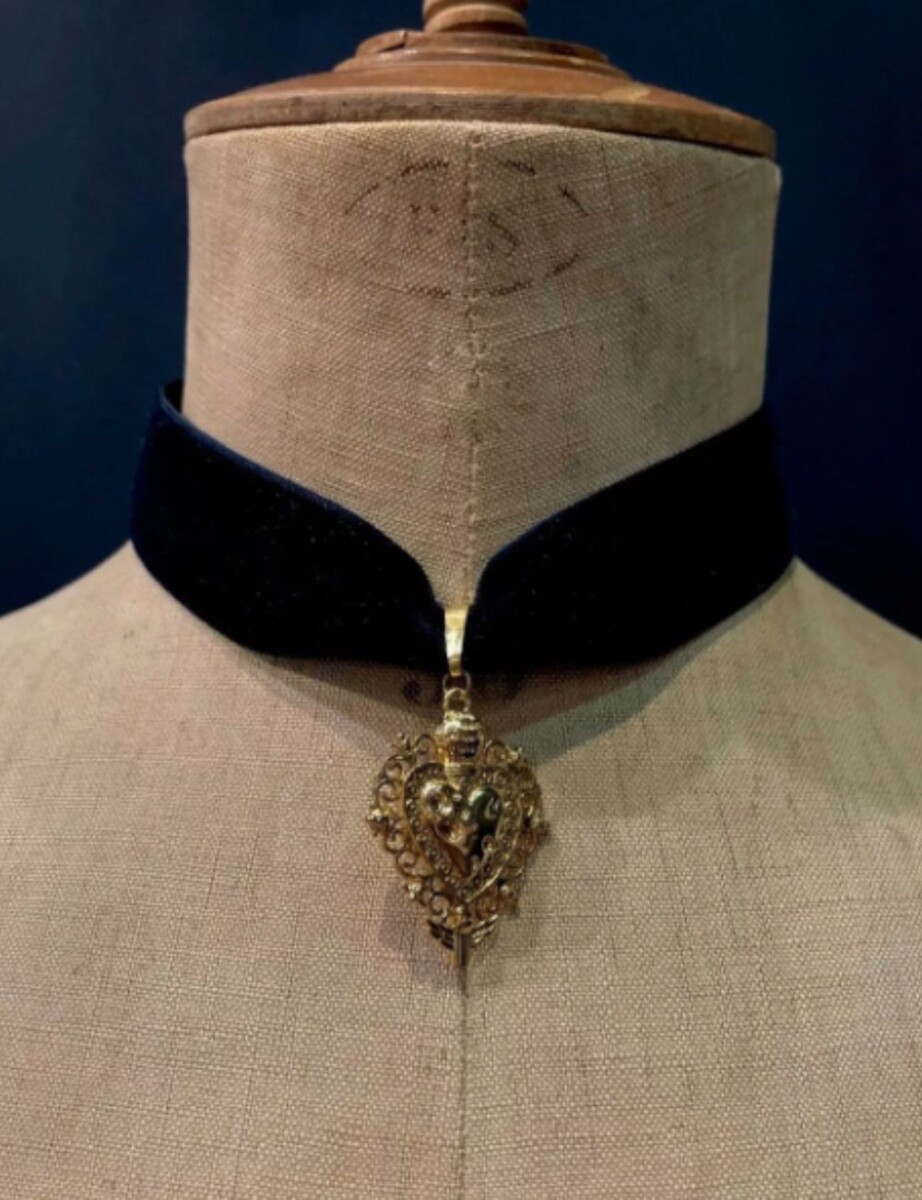 Collier menottes ras de cou mode