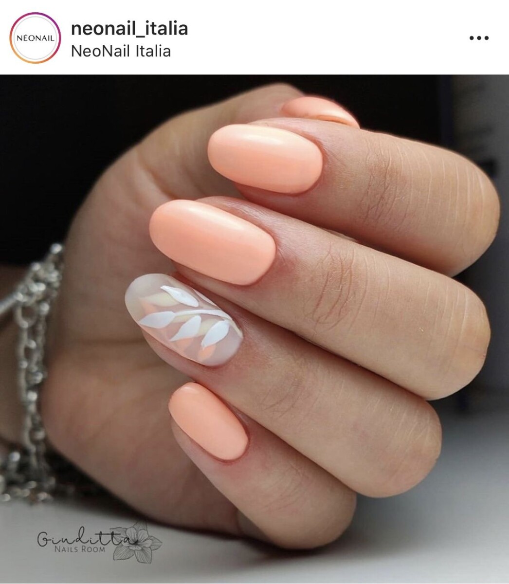 Idées déco ongles gel corail