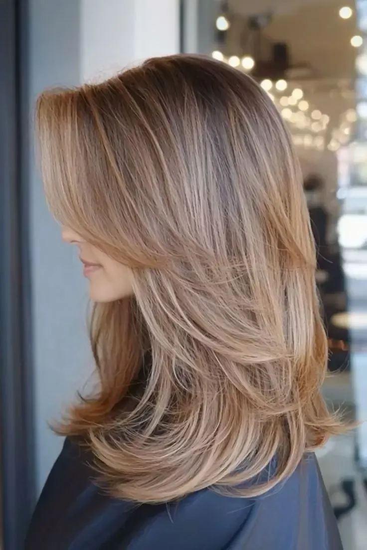 Tendance coiffure mi-longue dégradée