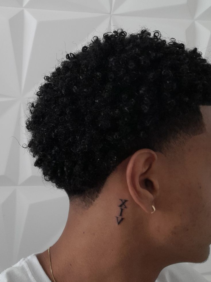 Style moderne coupe afro