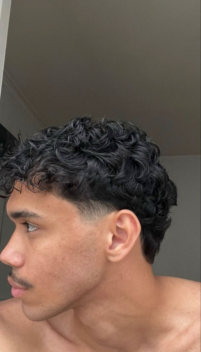 Taper cheveux bouclés tendance