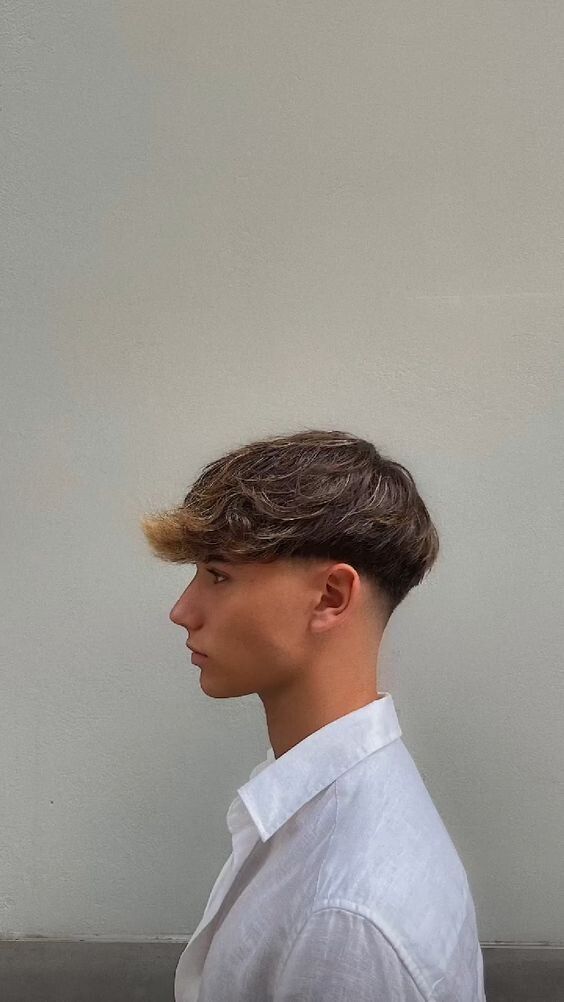 Look moderne coupe casquette