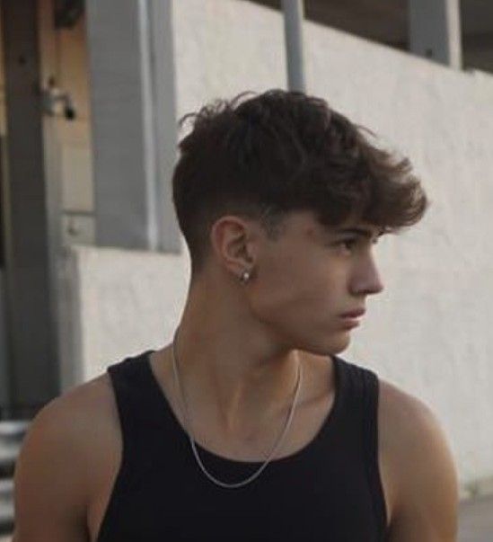 Look moderne coupe casquette