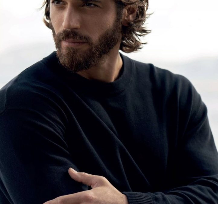 Cheveux longs dégradés homme : styles et entretien
