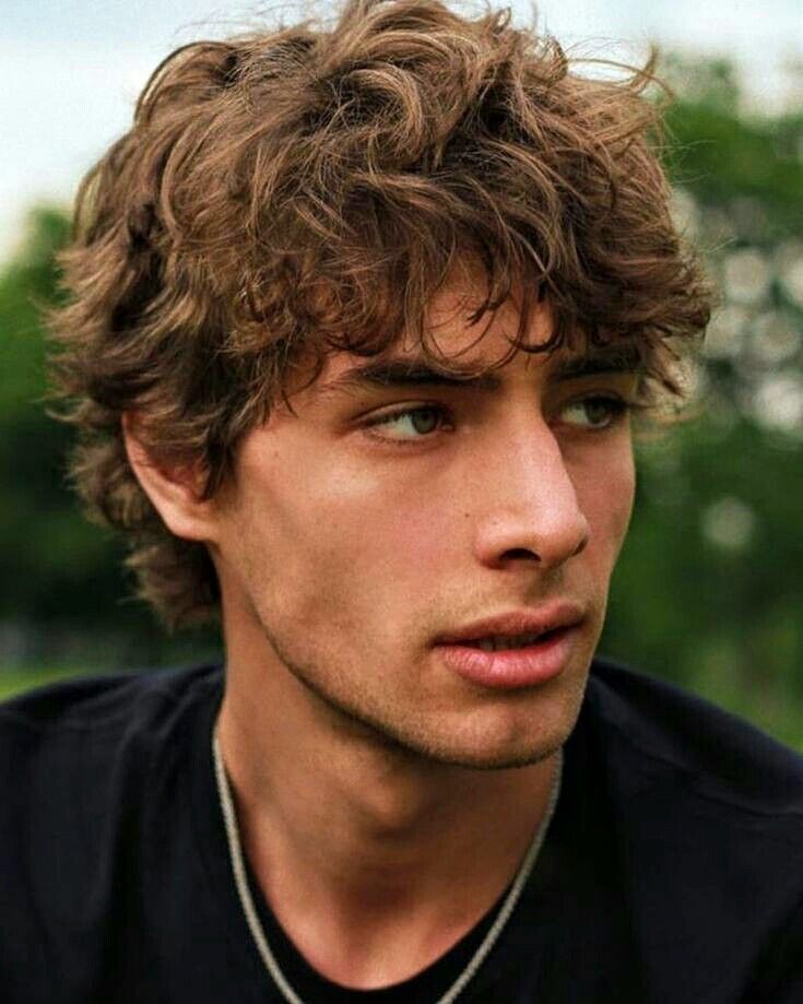 Coiffure dégradé long homme