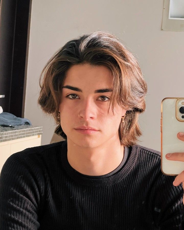 Look middle part élégant