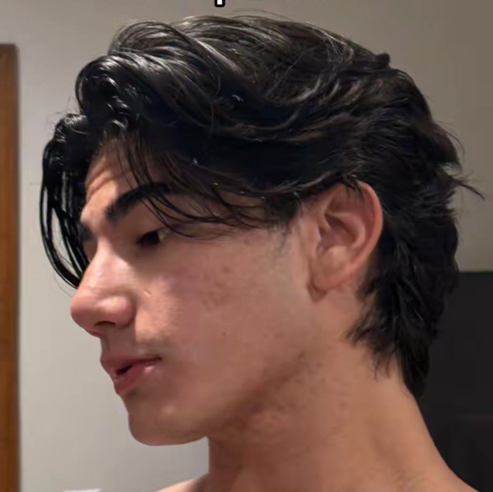 Style middle part masculin