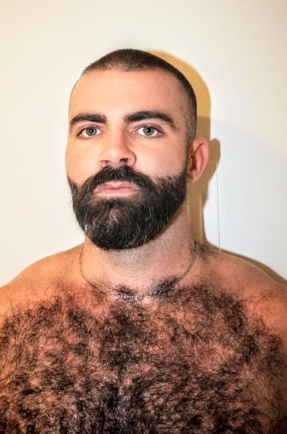 Barbe homme visage ovale