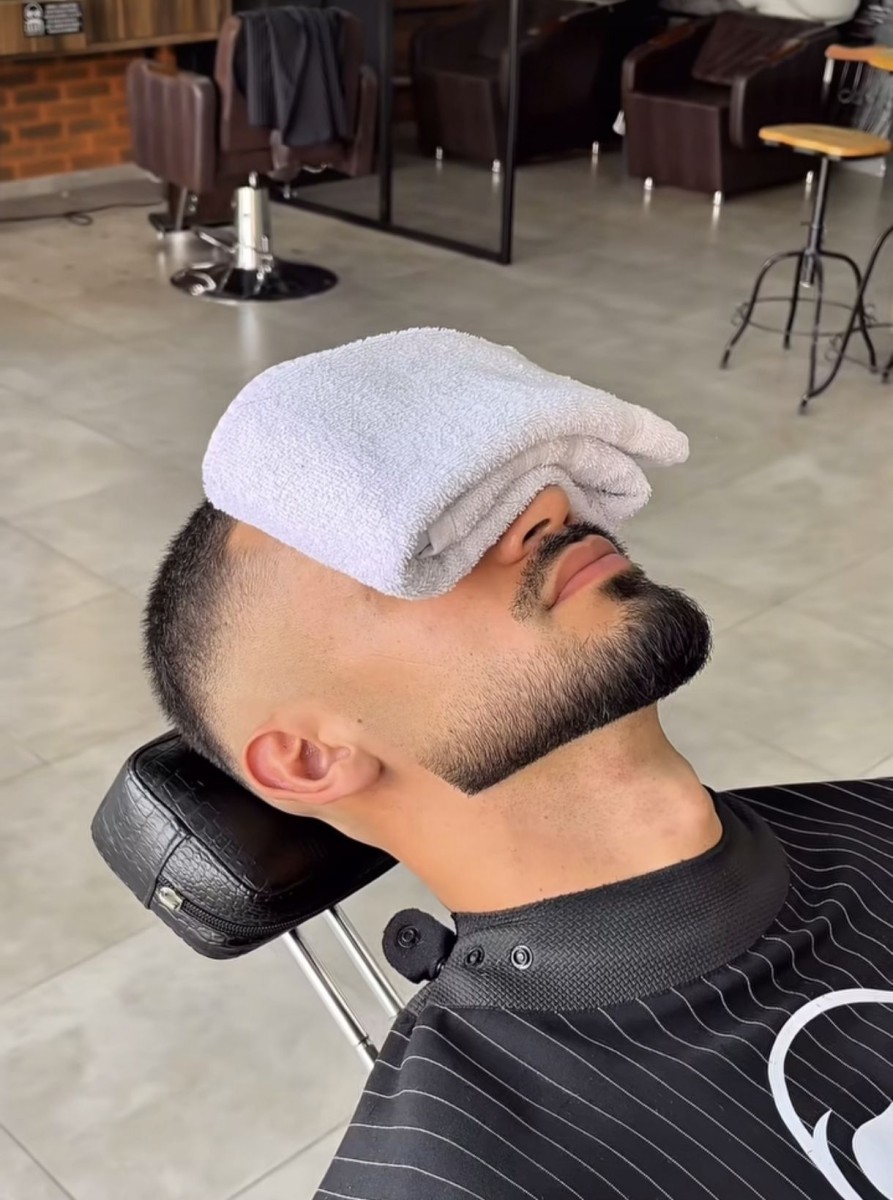 Tendance barbe courte homme