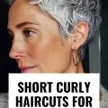 coupe courte femme mature