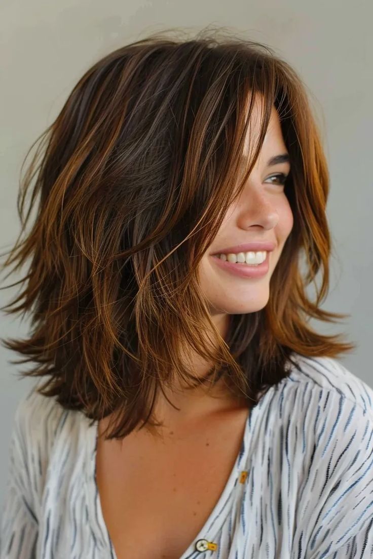 Style mi-long dégradé moderne