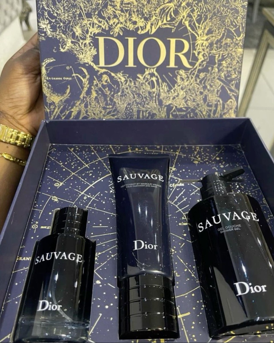 Coffret parfum homme avec eau de parfum, gel douche et nettoyant visage