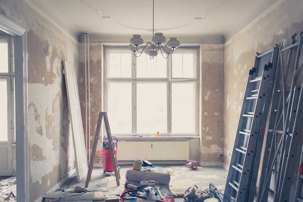 Pièce d'habitation en cours de rénovation intérieure